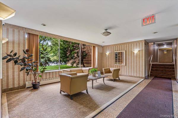 224-24 Union ST #4R, Bayside, NY 11364