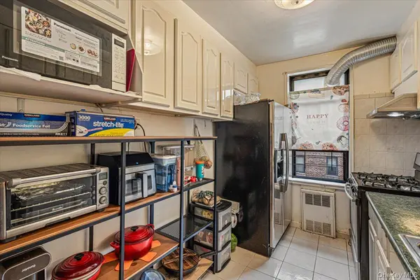 224-24 Union ST #4R, Bayside, NY 11364