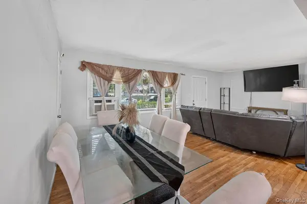 287 Whittier DR, Mastic Beach, NY 11951