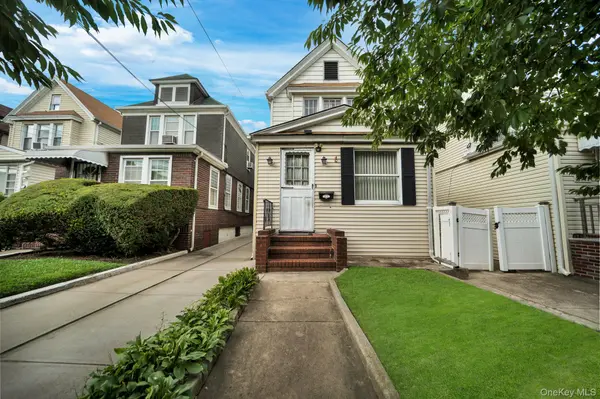 61-43 Wetherole ST, Rego Park, NY 11374