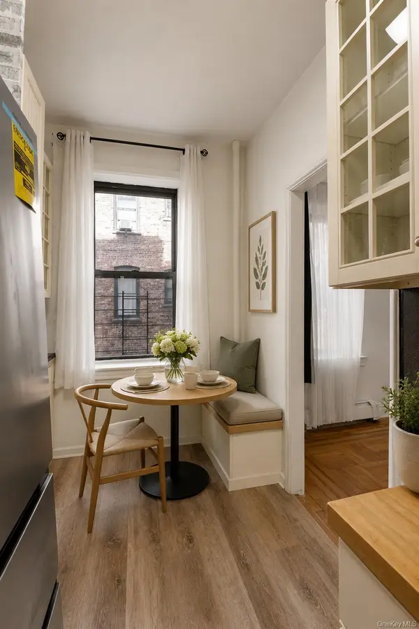 37-21 80 ST #3M, Jackson Heights, NY 11372