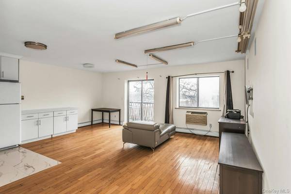 147-45 Barclay AVE #5B, Flushing, NY 11355