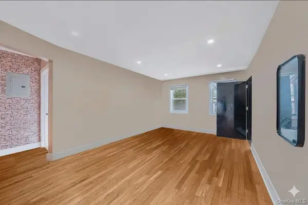20202 109th AVE, Saint Albans, NY 11412