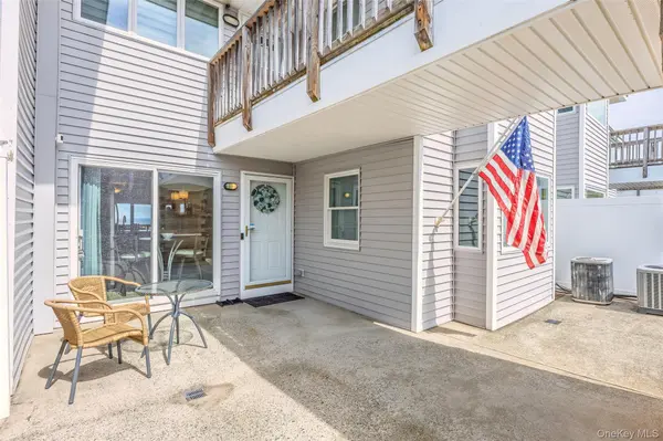 805 Bluffs DR #805, Baiting Hollow, NY 11933