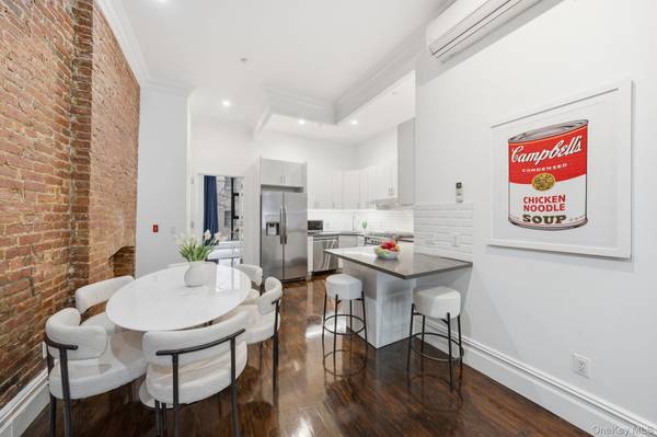 236 W 112th ST #1, New York (manhattan), NY 10026