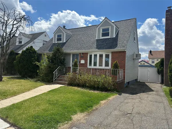 151-26 20th AVE, Whitestone, NY 11357