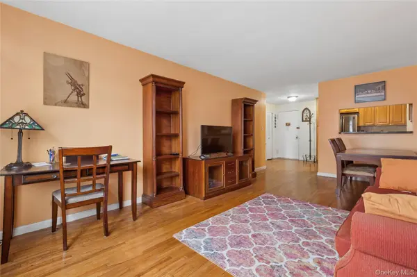 9411 59th Ave #G6, Elmhurst, NY 11373