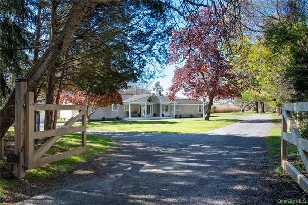 111 S Country RD, Remsenburg, NY 11960