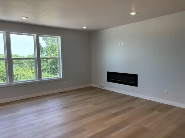 8322 MARLO AVE, Neenah, WI 54956