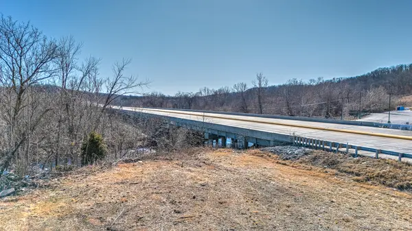 143 Missouri LN, Pineville, MO 64856