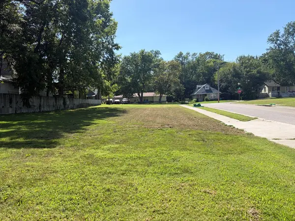2260 N Campbell AVE, Springfield, MO 65803