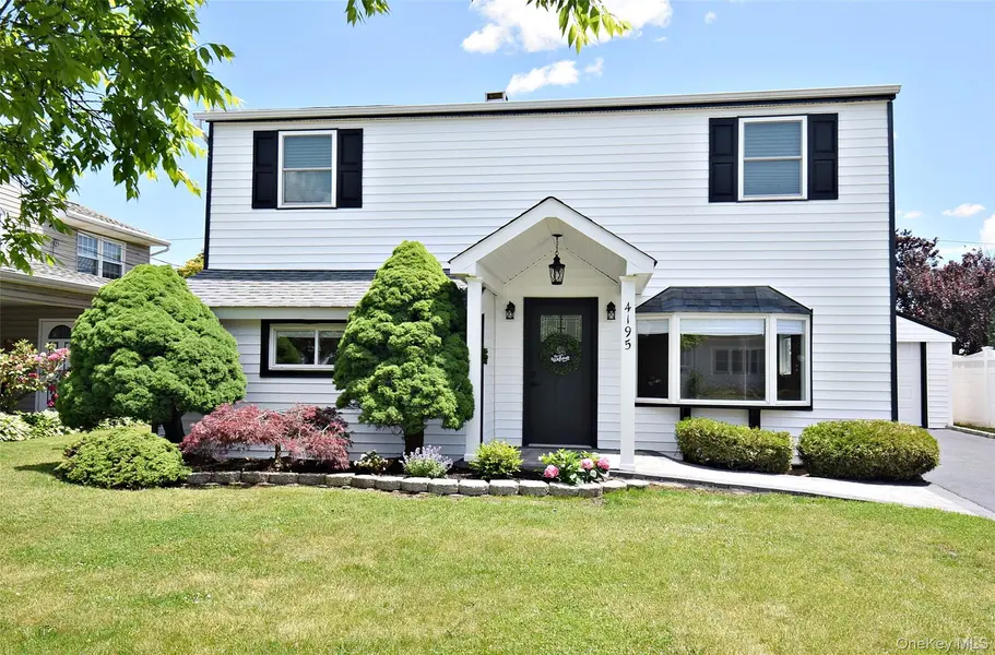 4195 Florence RD, Bethpage, NY 11714