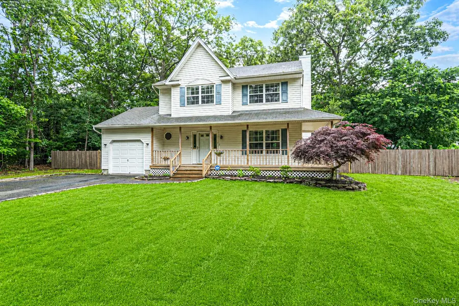 2 Community RD, Coram, NY 11727