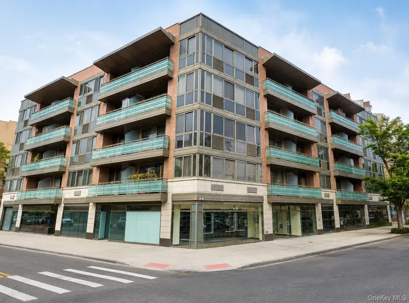 31-32 Union ST #4C, Flushing, NY 11354