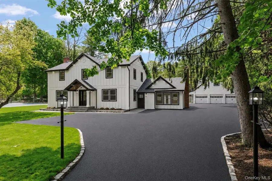 75 Centerport RD, Greenlawn, NY 11740