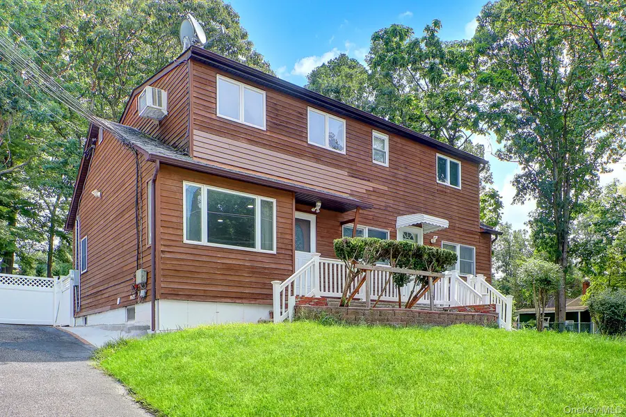 653 Meadow RD, Smithtown, NY 11787
