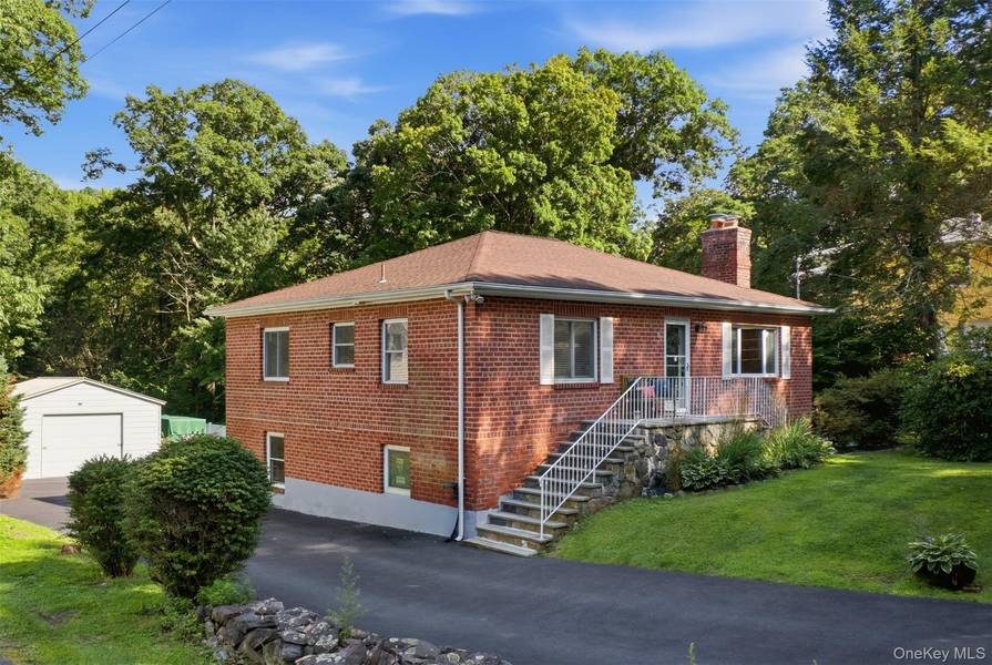 8 Arbutus ST, Putnam Valley, NY 10579
