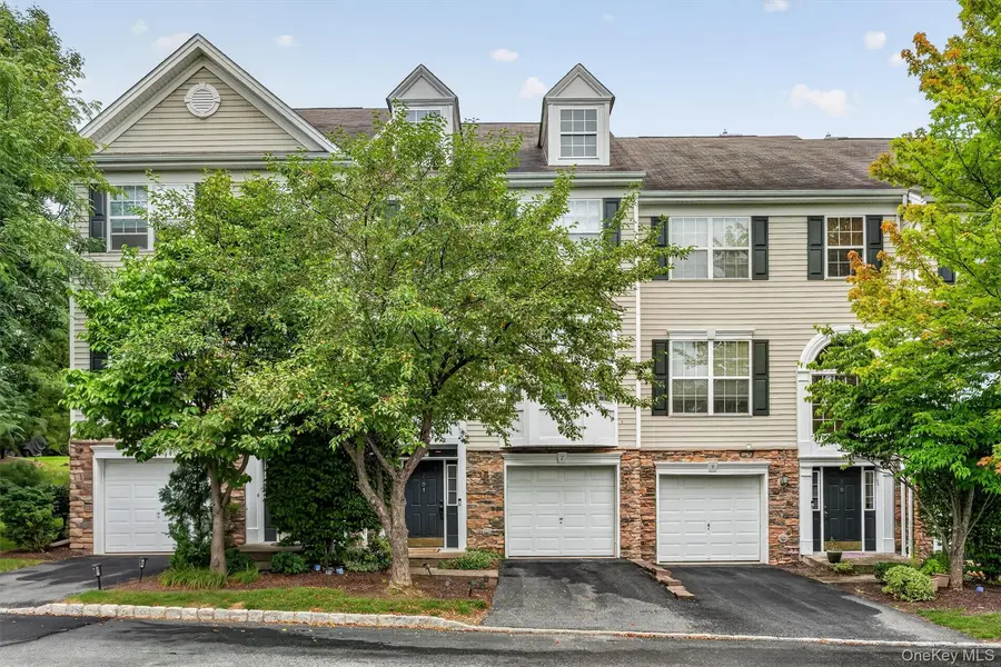 7 Gillian CT, Monroe, NY 10950