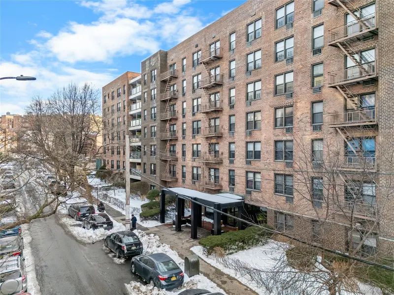 35-20 Leverich ST #209, Jackson Heights, NY 11372