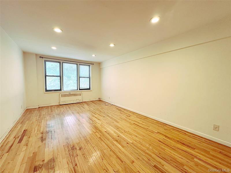270 N Broadway #2HI, Yonkers, NY 10701