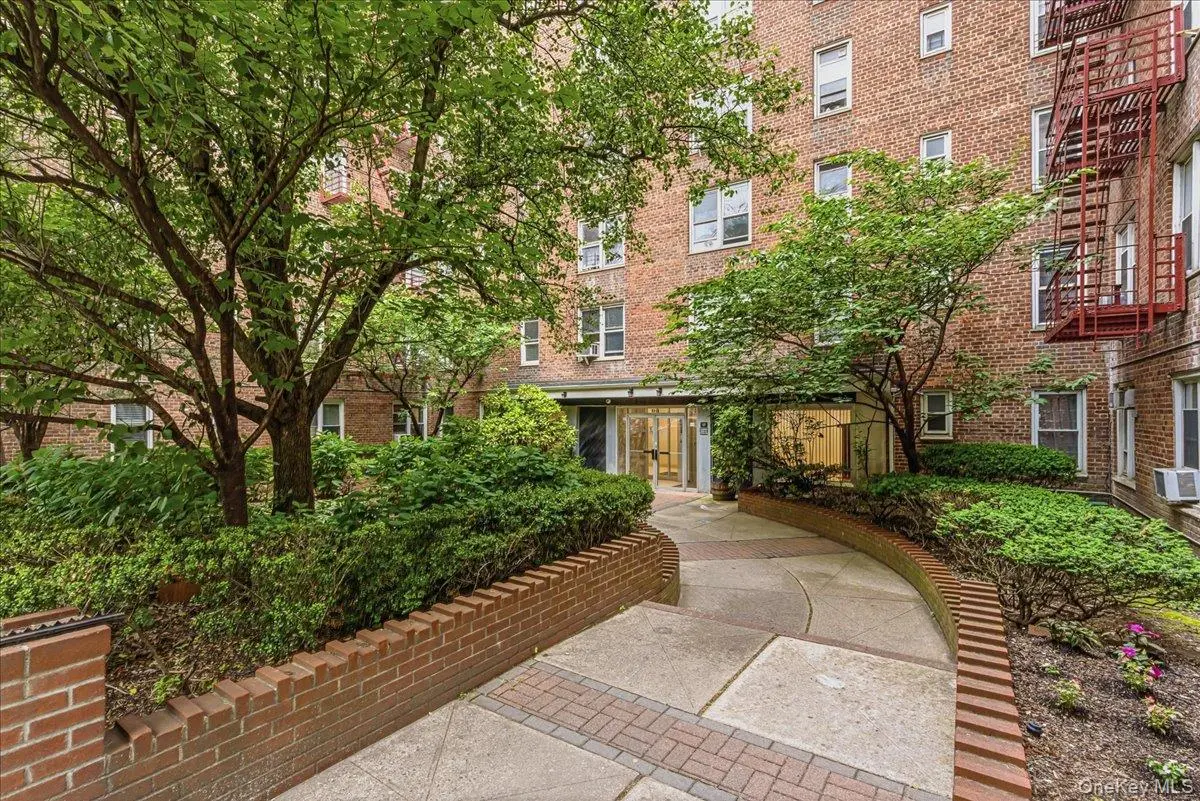 62-59 108th ST #4C, Forest Hills, NY 11375