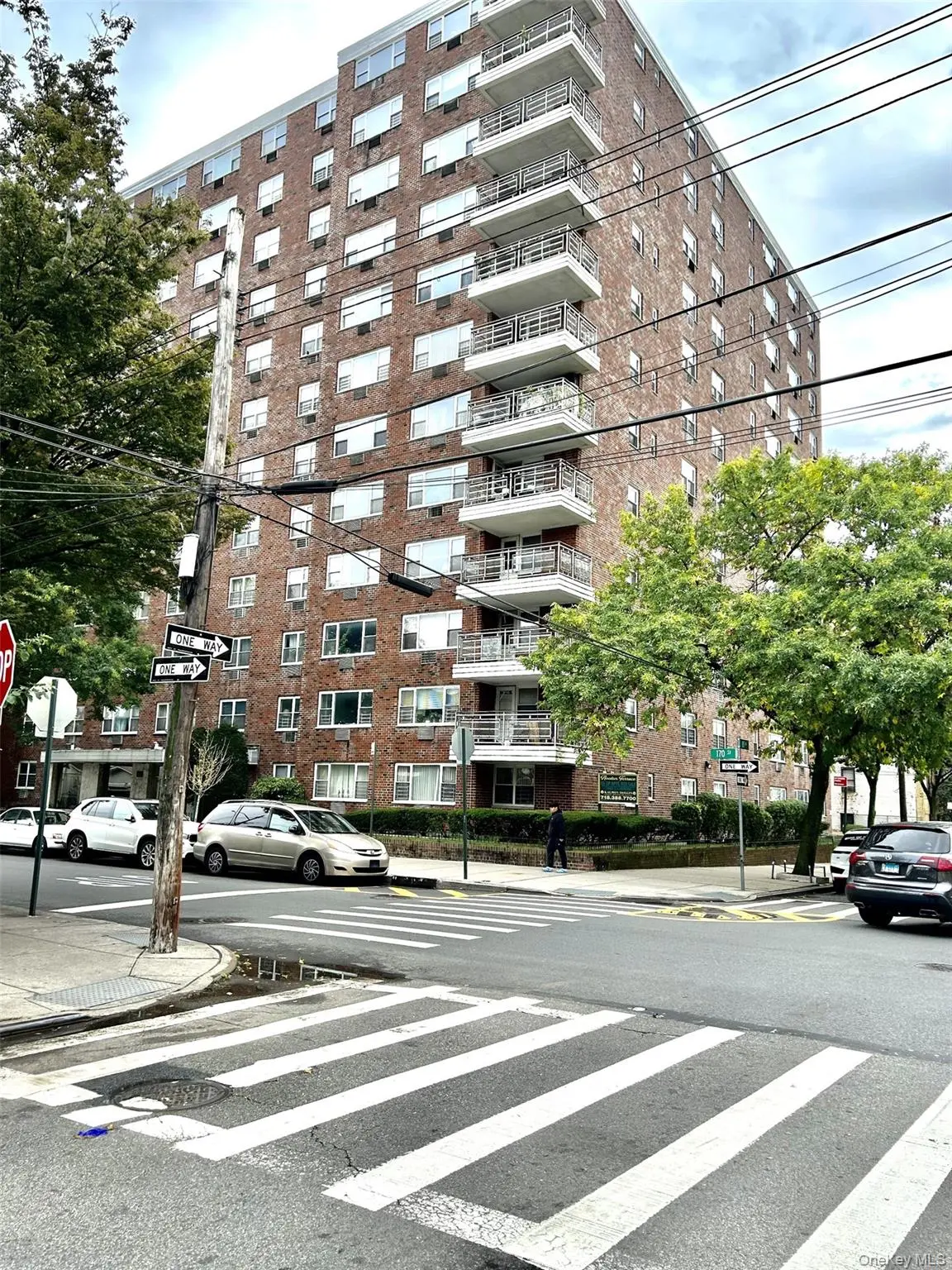89-00 170 ST #5E, Jamaica Hills, NY 11432
