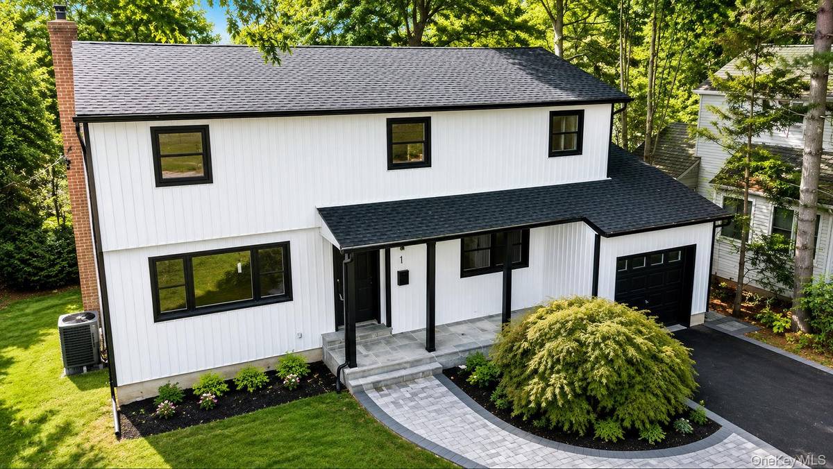 441 Roslyn RD, East Williston, NY 11596
