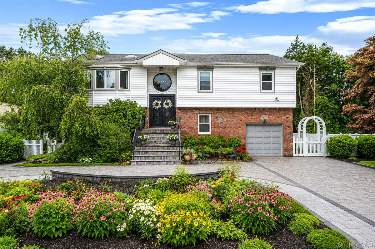 25 Kellogg PL, Huntington Station, NY 11746