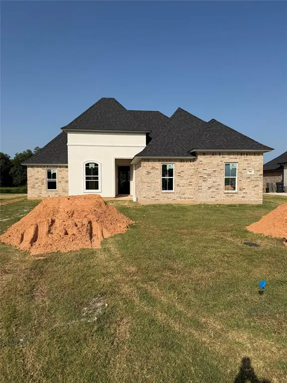 916 Chisolm Trail, Bossier City, LA 71111