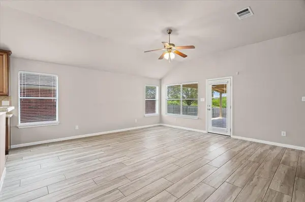 834 Dark Horse LN, Buda, TX 78610