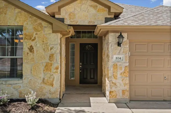 834 Dark Horse LN, Buda, TX 78610