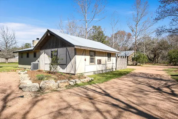 300 MILL RACE LN #4, Wimberley, TX 78676