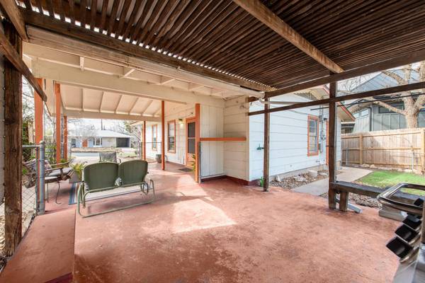 204 La Vista ST, Austin, TX 78704