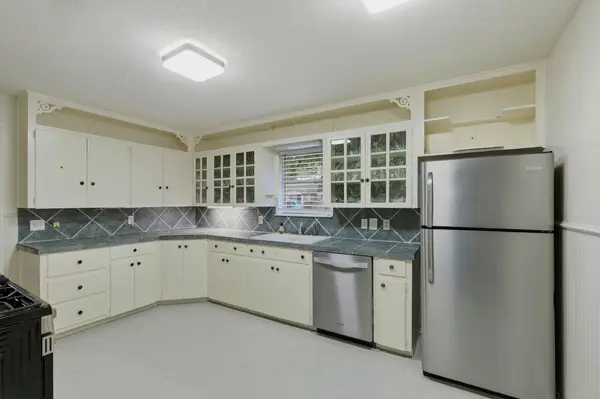 208 N Cedar ST, Buda, TX 78610