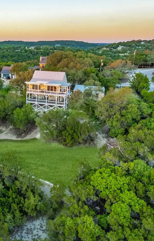 8132 Breeze WAY, Jonestown, TX 78645