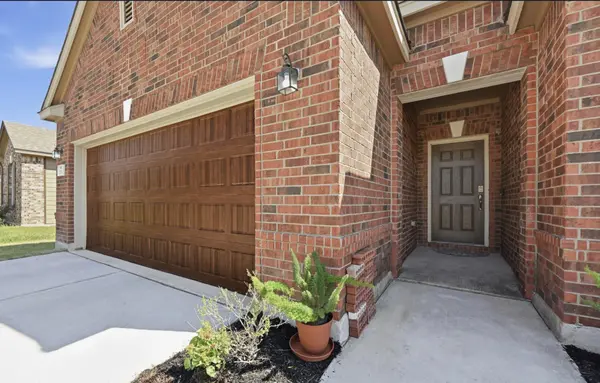201 Connor Elkins DR, Kyle, TX 78640