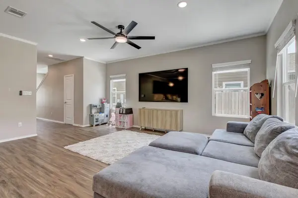 1449 Weatherford LN, Leander, TX 78641