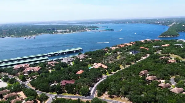 17501 Navigation LN, Lago Vista, TX 78645