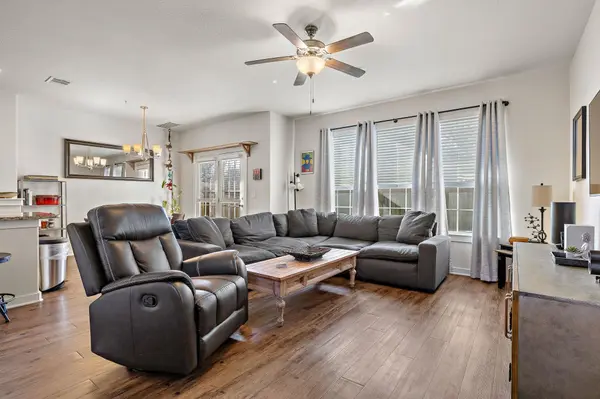 1101 E Parmer LN #318, Austin, TX 78753