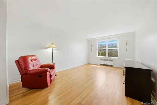 2080 Barnes Avenue Barnes AVE #3B, Bronx, NY 10462
