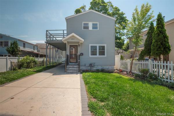 459 Roquette AVE, Floral Park, NY 11001
