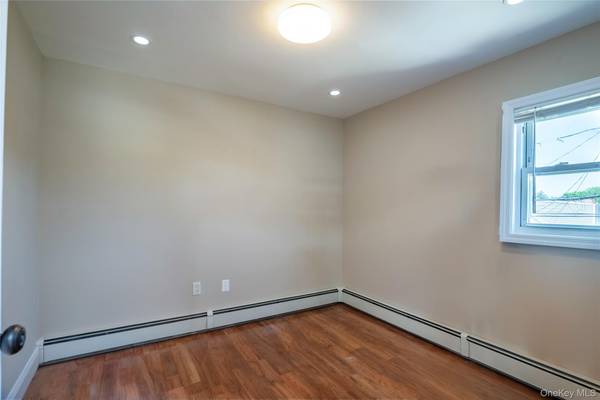 459 Roquette AVE, Floral Park, NY 11001