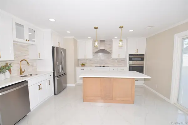4195 Florence RD, Bethpage, NY 11714