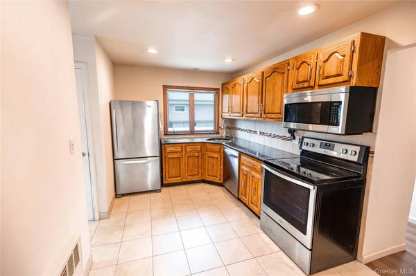 3330 Murdock AVE, Oceanside, NY 11572