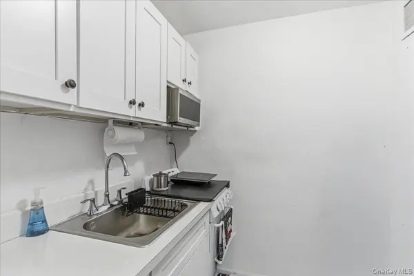 62-59 108th ST #4C, Forest Hills, NY 11375