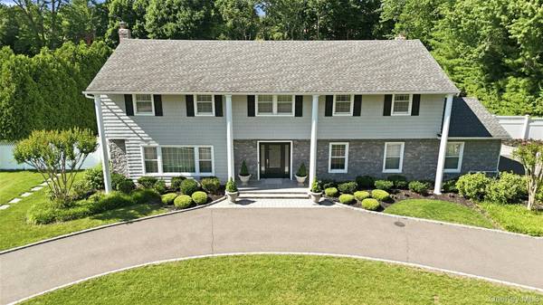 9 Vannina PL, Huntington, NY 11743