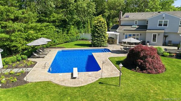 9 Vannina PL, Huntington, NY 11743