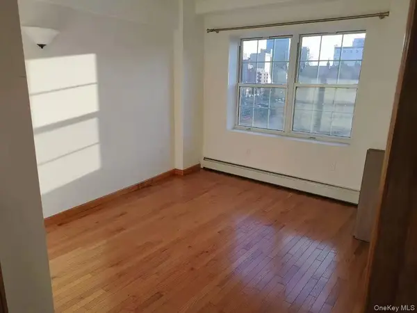 71-66 Parsons BLVD #3F, Fresh Meadows, NY 11365