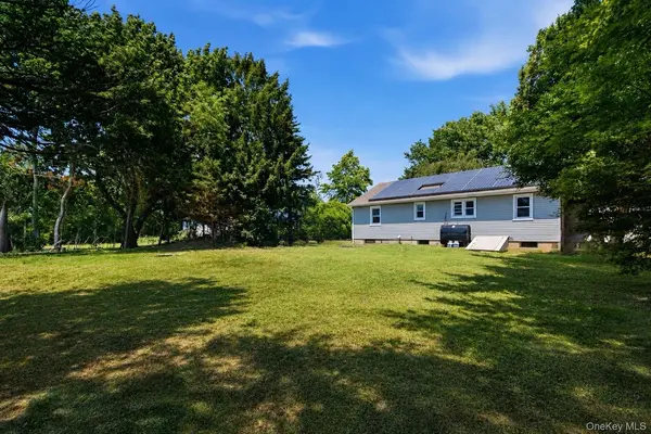 725 Peconic LN, Peconic, NY 11958