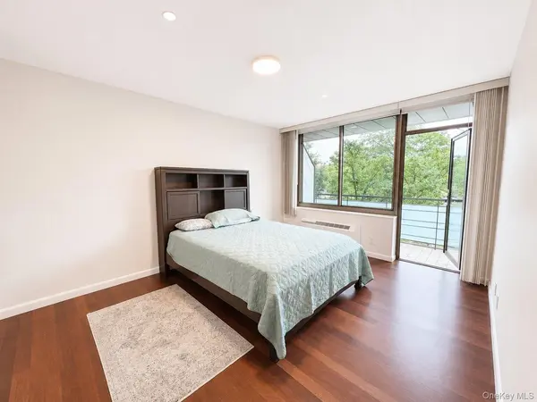 31-32 Union ST #4C, Flushing, NY 11354
